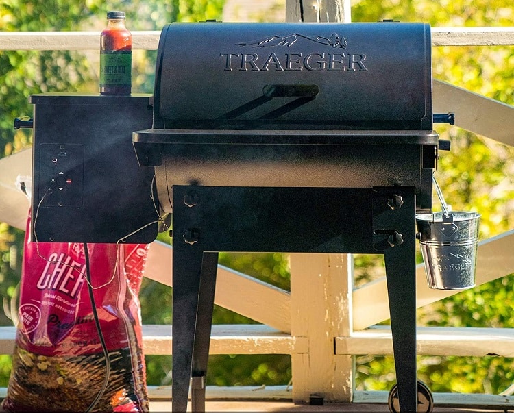 Best Pellet Smoker: Traeger Tailgater 20 Pellet Grill